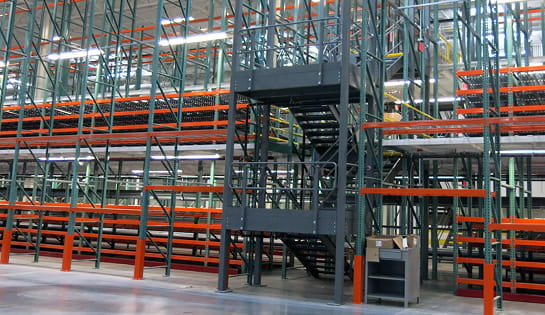 RSC installs a pick module made of pallet racking, mezzanine platforms and stairs at a Central Ohio retailer.